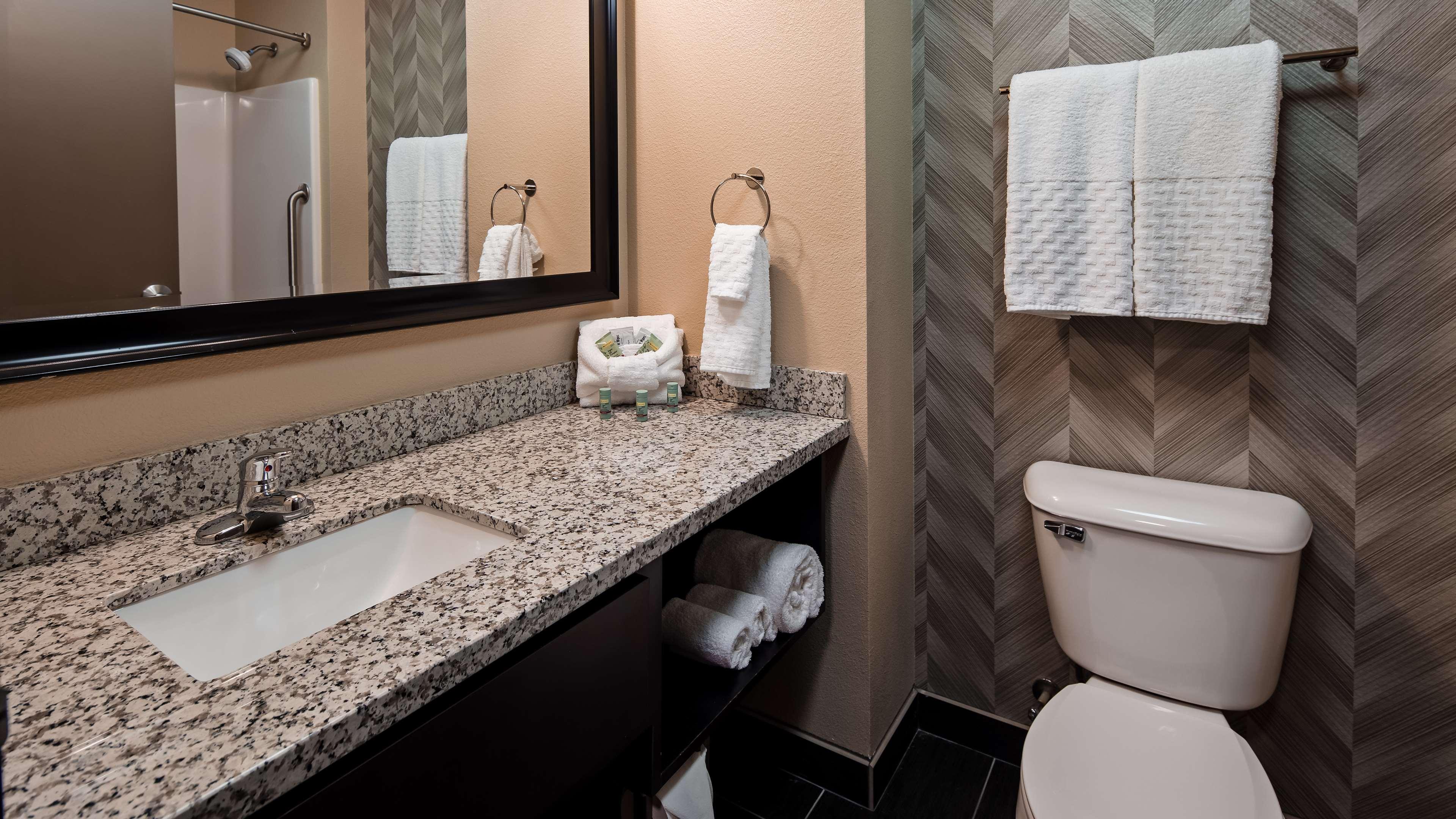 Best Western Roosevelt Place Bismarck Bagian luar foto
