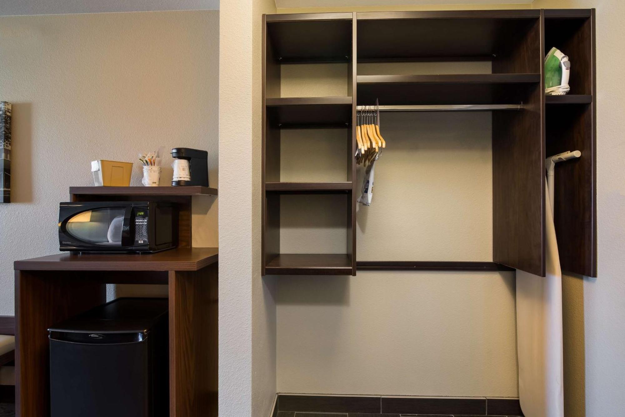 Best Western Roosevelt Place Bismarck Bagian luar foto